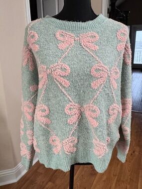 Threaded leaf Mint Green Sweater Pink Bow